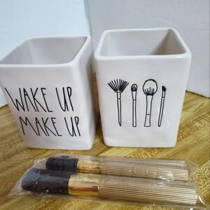 Rae Dunn Makeup Brush Toothpaste Brush Holders W/New Estee Lauder Makeup Brushes